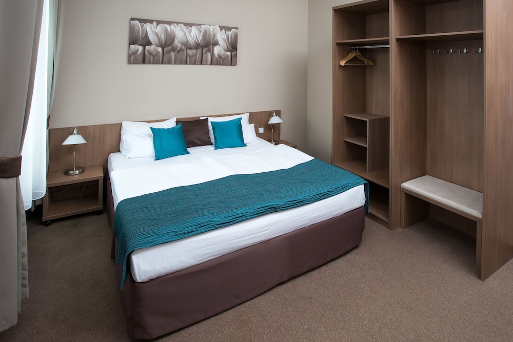 Standard Double Room - Photo 3