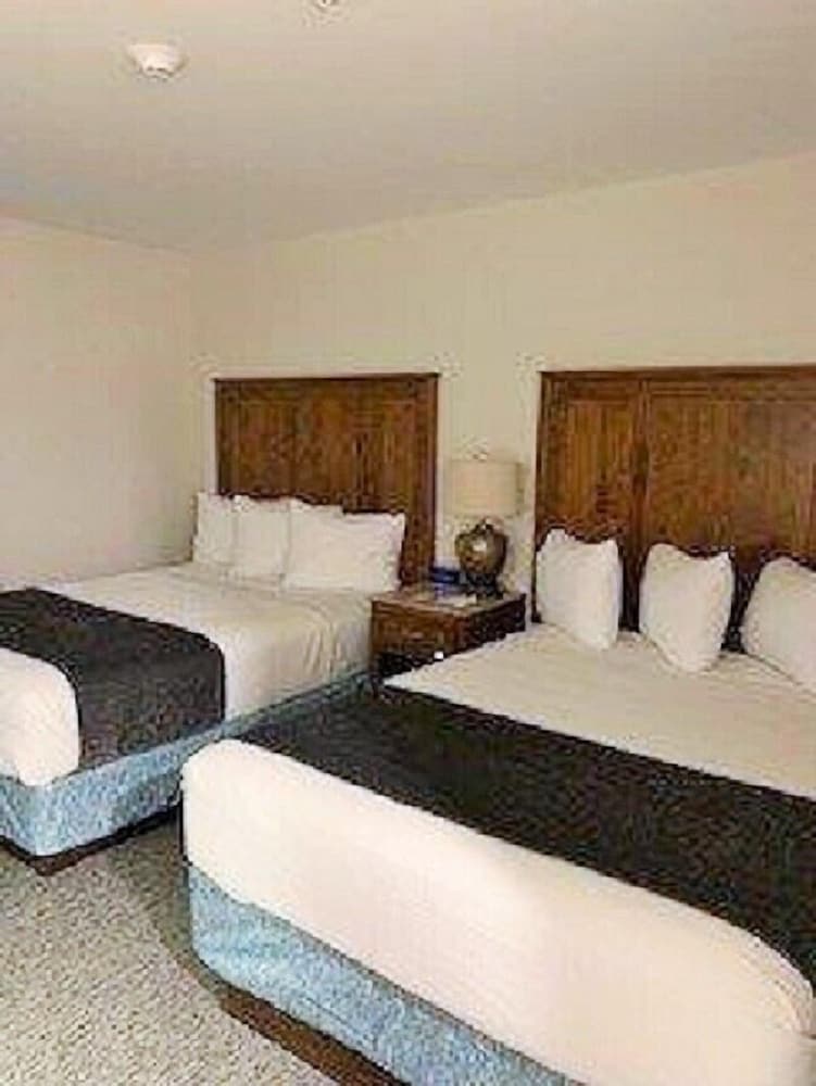 Comfort Room, 2 Queen Beds photo 1