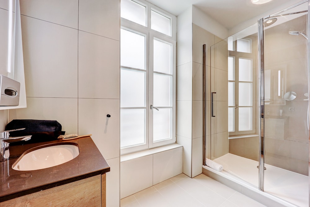 Apartment 6 people - 2 bedrooms - Customs building photo 3