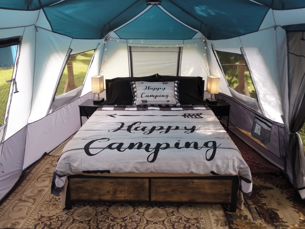 Luxury Tent, 1 Bedroom, Patio, River View photo 1