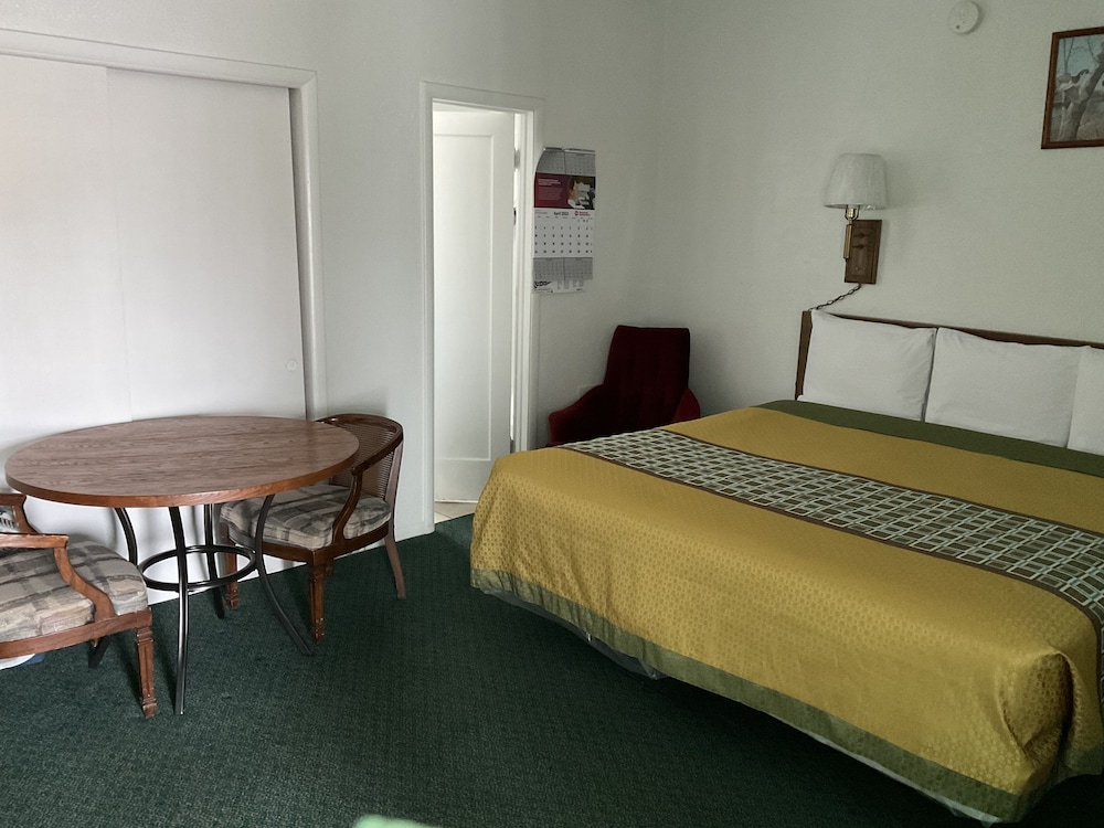 Standard Room photo 2