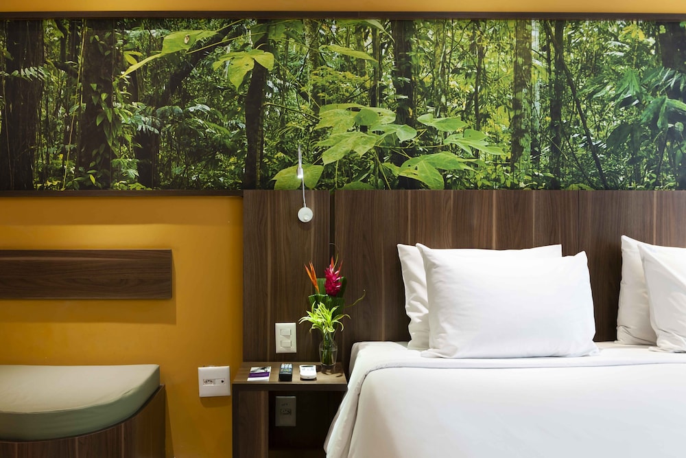 Standard Room, 1 Queen Bed - Photo 4