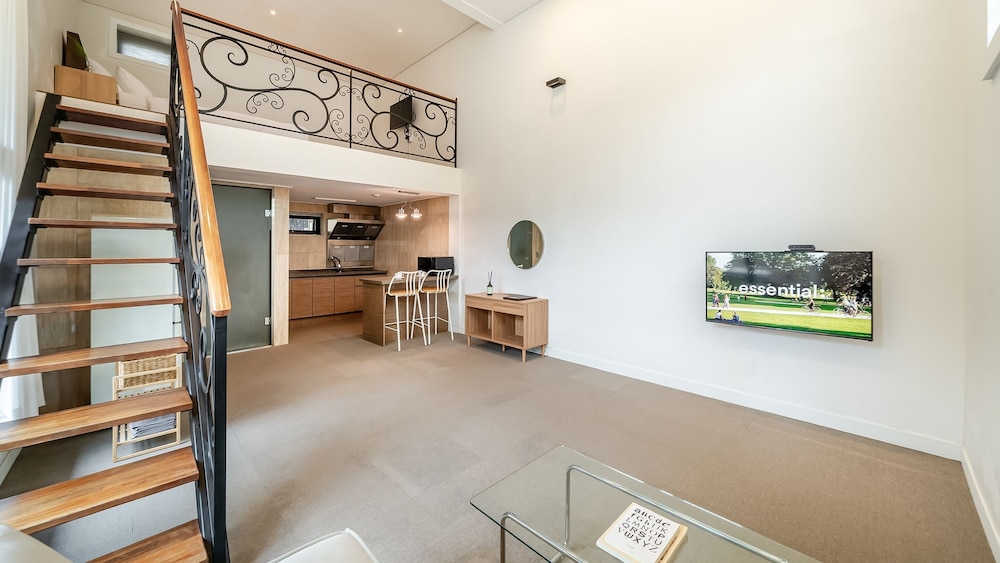 Basic Room, 1 Bedroom (A102(Private BBQ)) photo 3