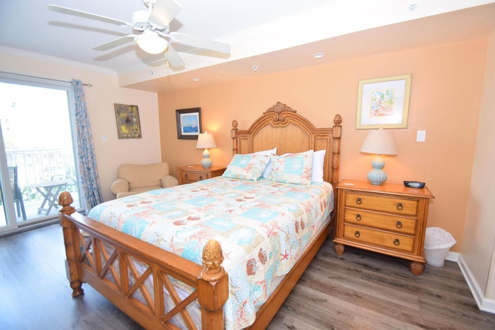 Condo, 3 Bedrooms