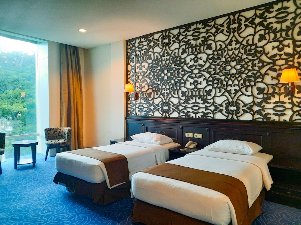 Business Room photo 3