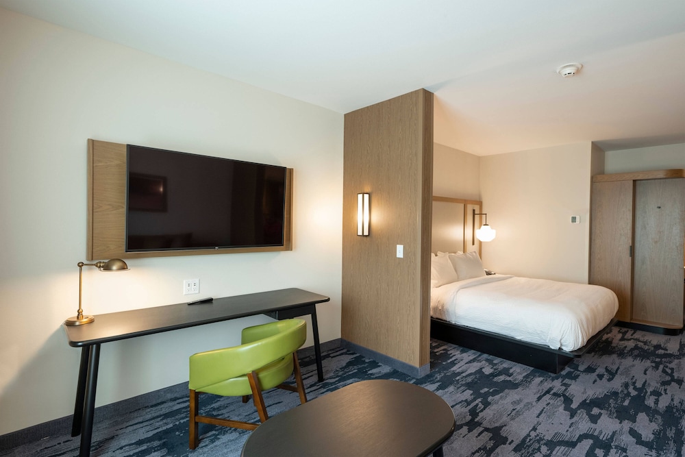 Junior Suite, 1 King Bed with Sofa bed - Photo 2