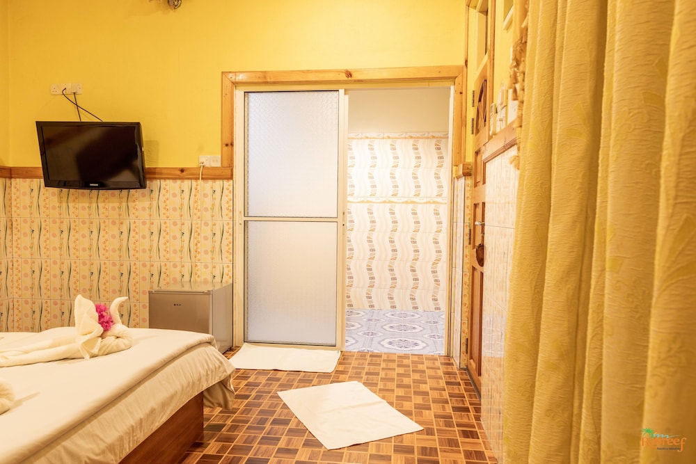 Deluxe Twin Room, 2 Bedrooms, Beachside photo 2
