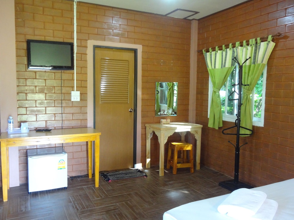 Deluxe Room (Garden View) photo 3