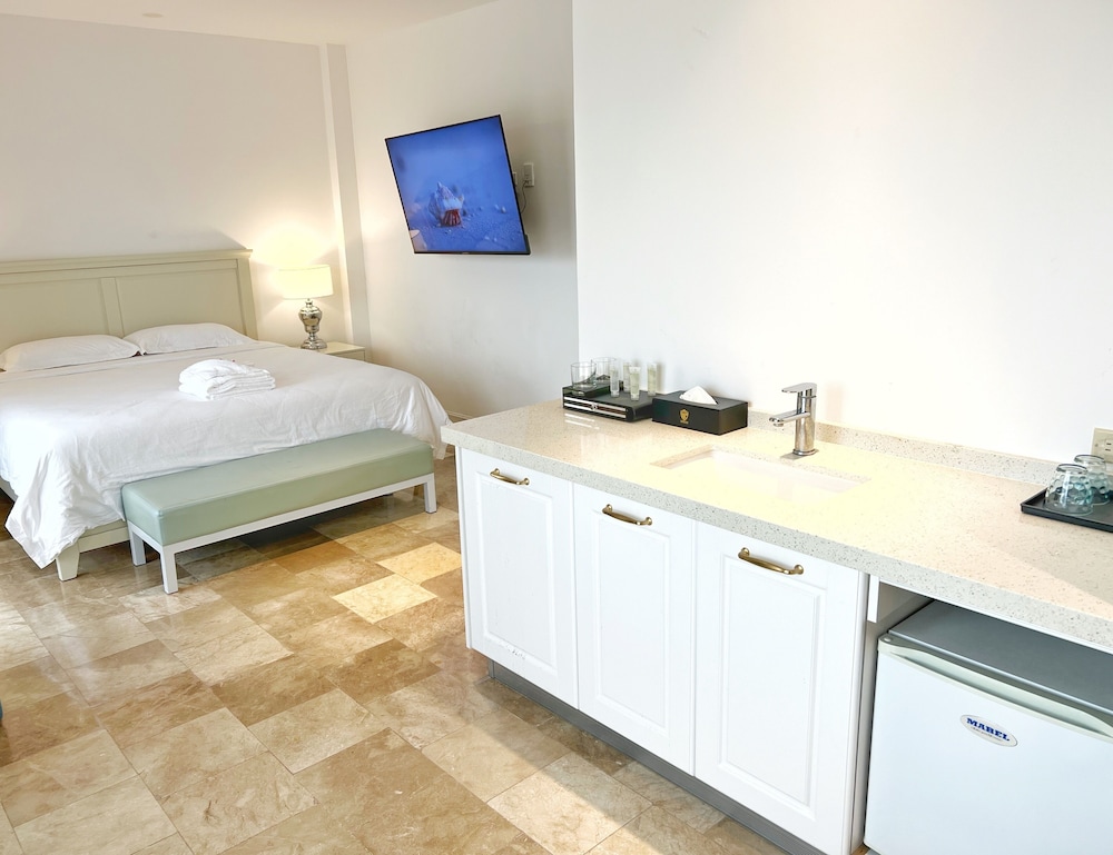 Suite, 2 Bedrooms photo 2