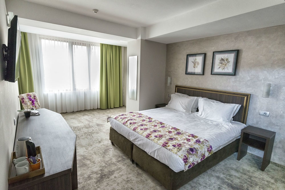 Superior Room (Deluxe)