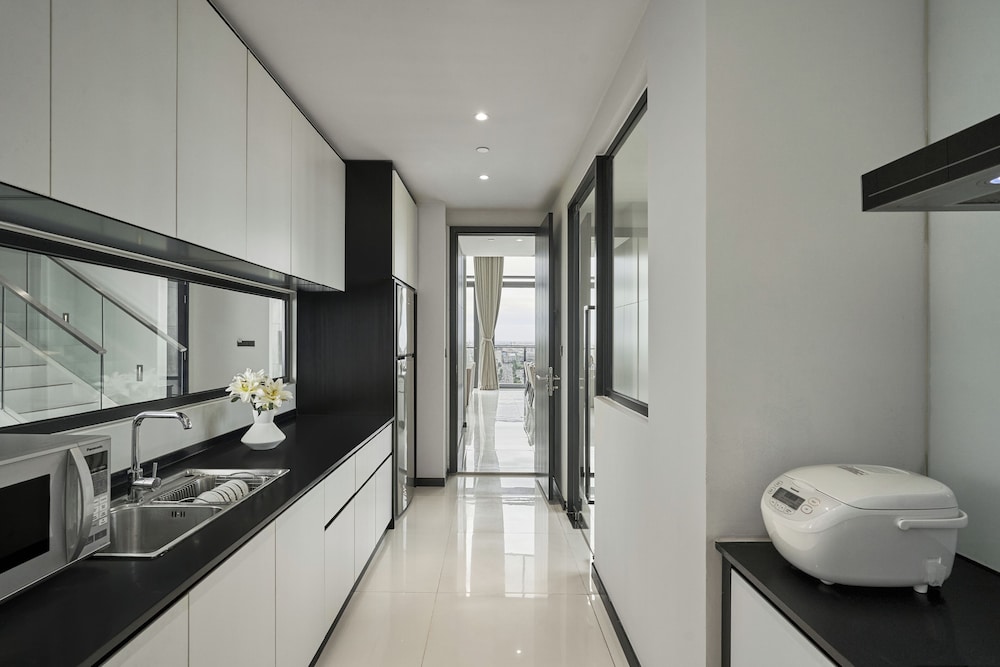 Duplex Suite - Photo 9
