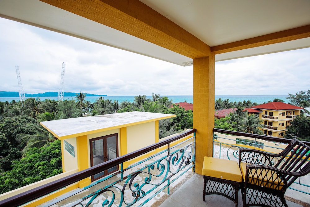 Grand Paradise Superior Room