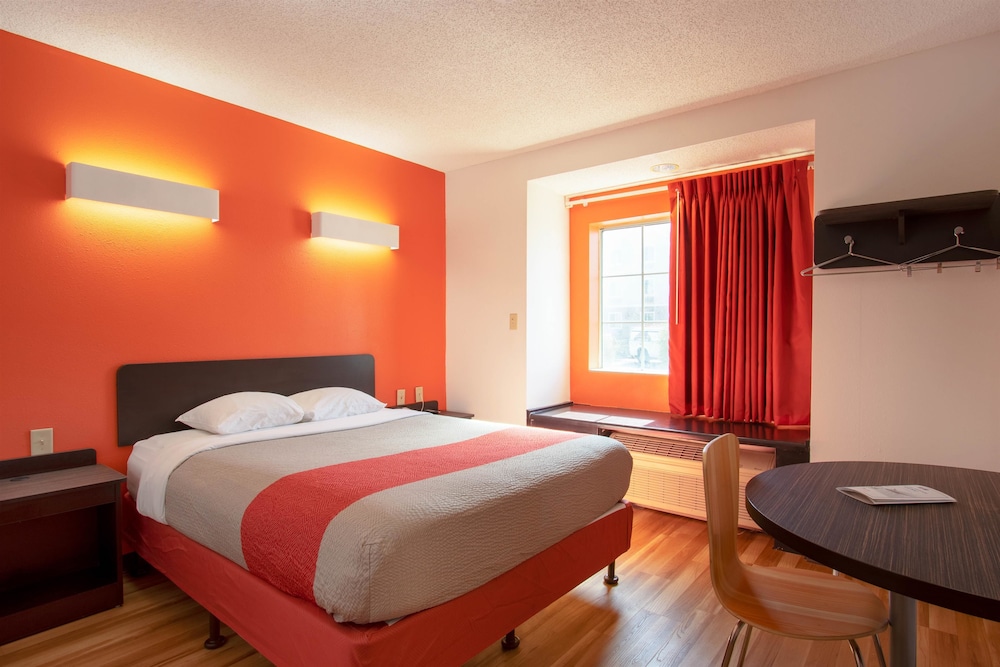 Standard Suite, 1 Queen Bed, Accessible, Non Smoking photo 1