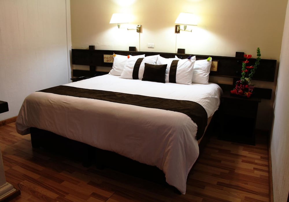 Deluxe Room, 1 King Bed
