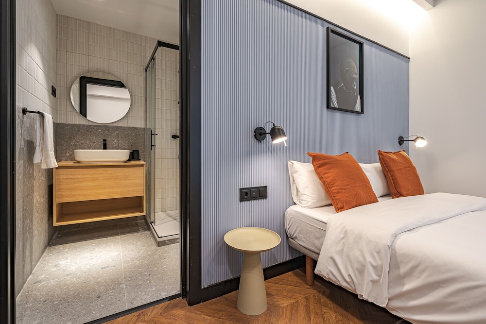 Room - Photo 1