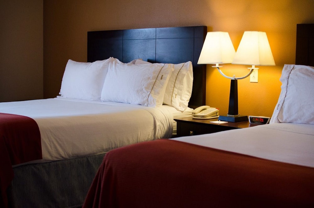 Standard Room, 2 Queen Beds, Accessible - Photo 1