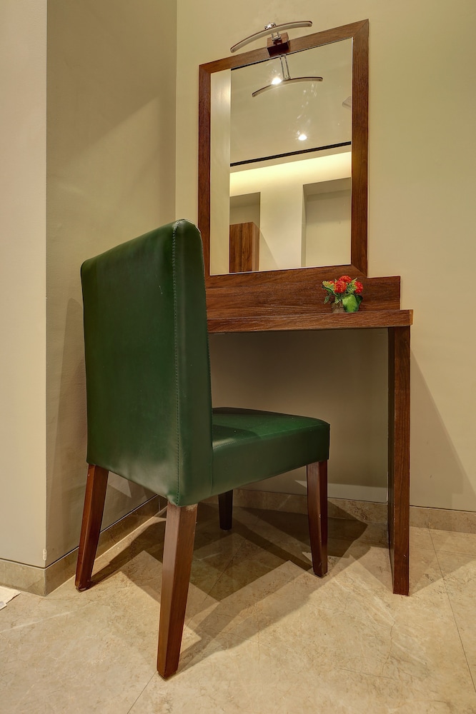 Business Room - Photo 13