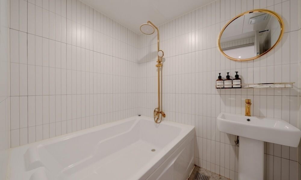 Suite - Photo 5