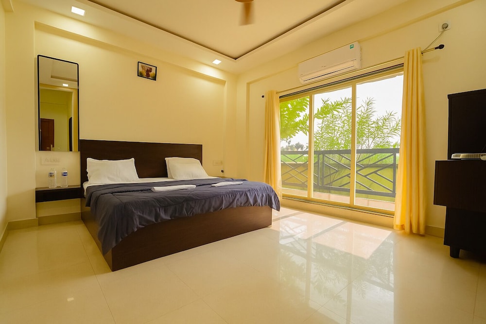 Deluxe Double Room, Balcony, Pool View