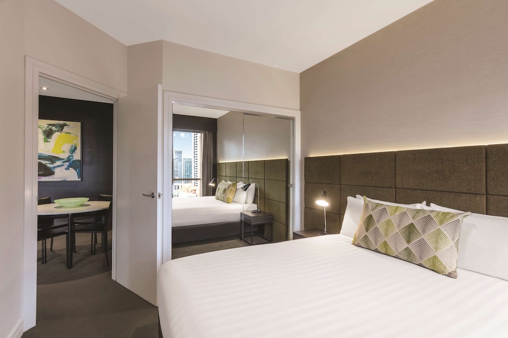 Apartment, 1 Bedroom, Corner (Weekly Housekeeping) - Photo 3