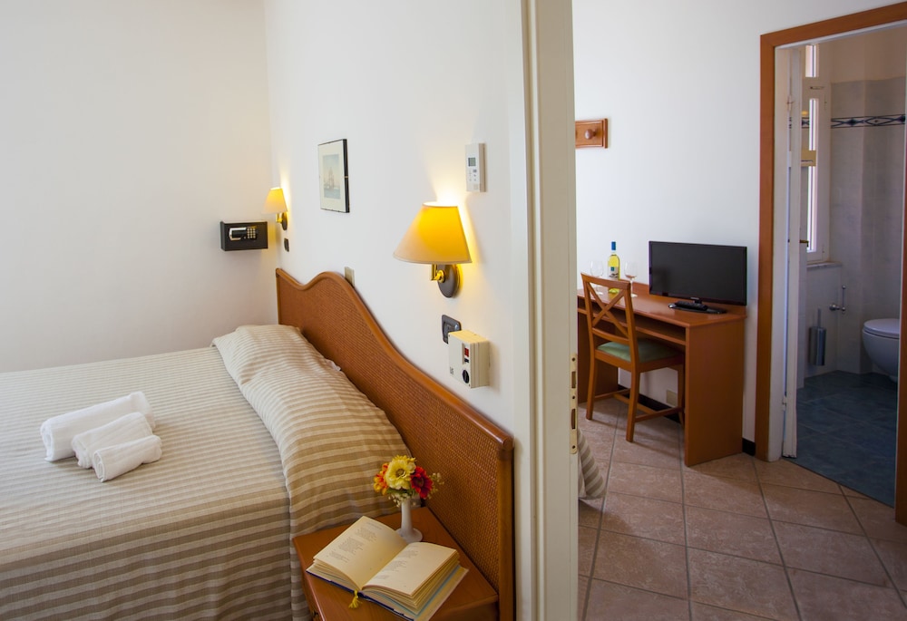 Suite, 2 Bedrooms photo 2