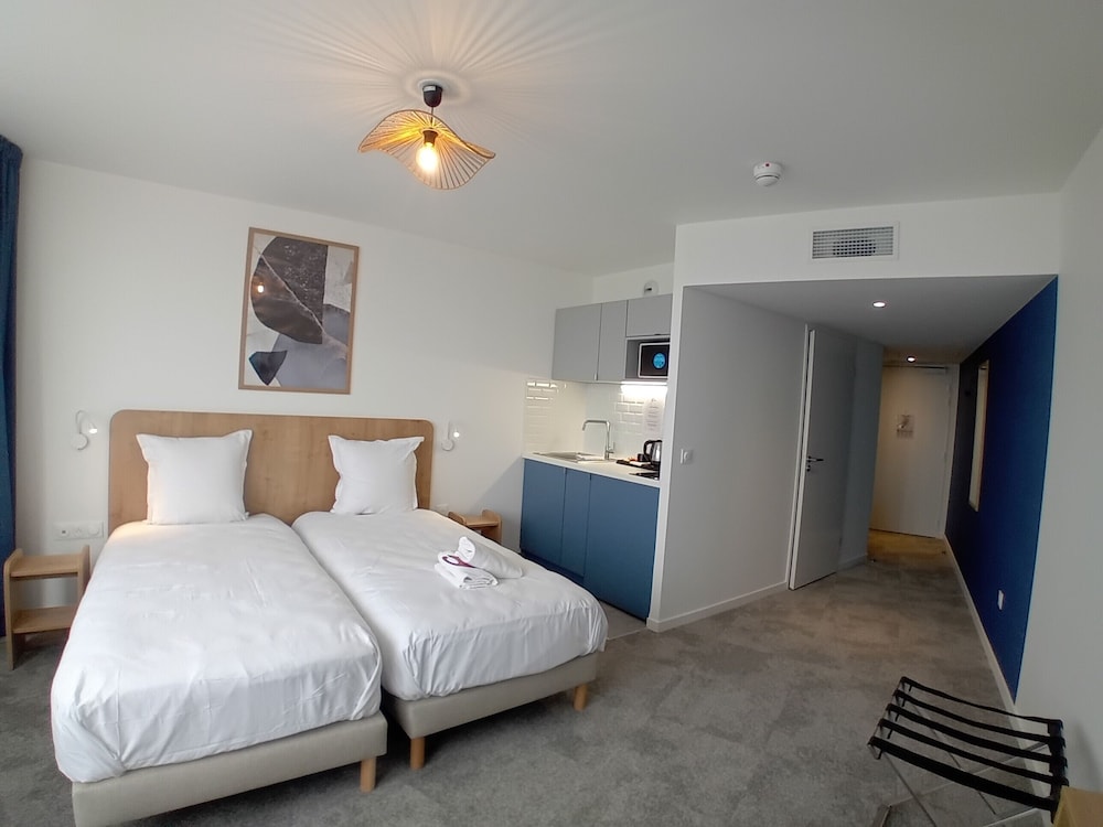Classic Studio, 2 Twin Beds - Photo 5