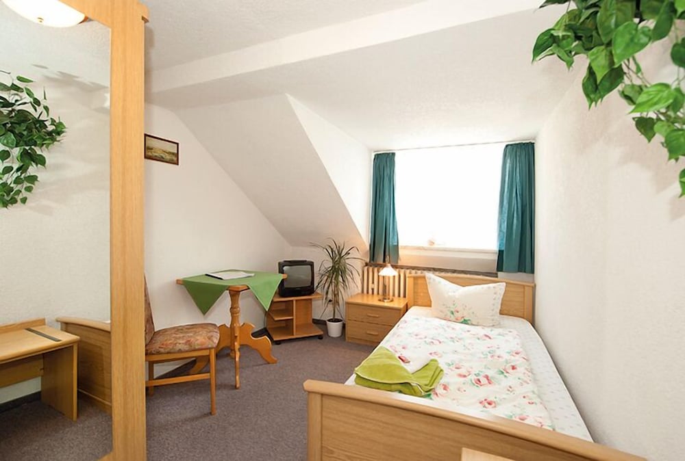 Single Room photo 3