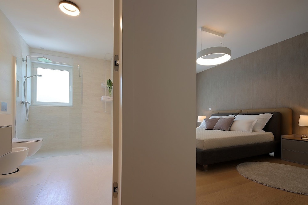 Apartment, 2 Bedrooms, Sea View photo 2