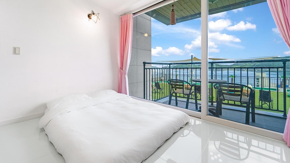 Basic Room, 1 Bedroom (Adong 103(Ocean view, with Pet)) photo 2