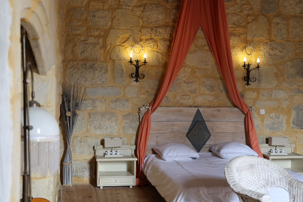 Grand Room, Garden View