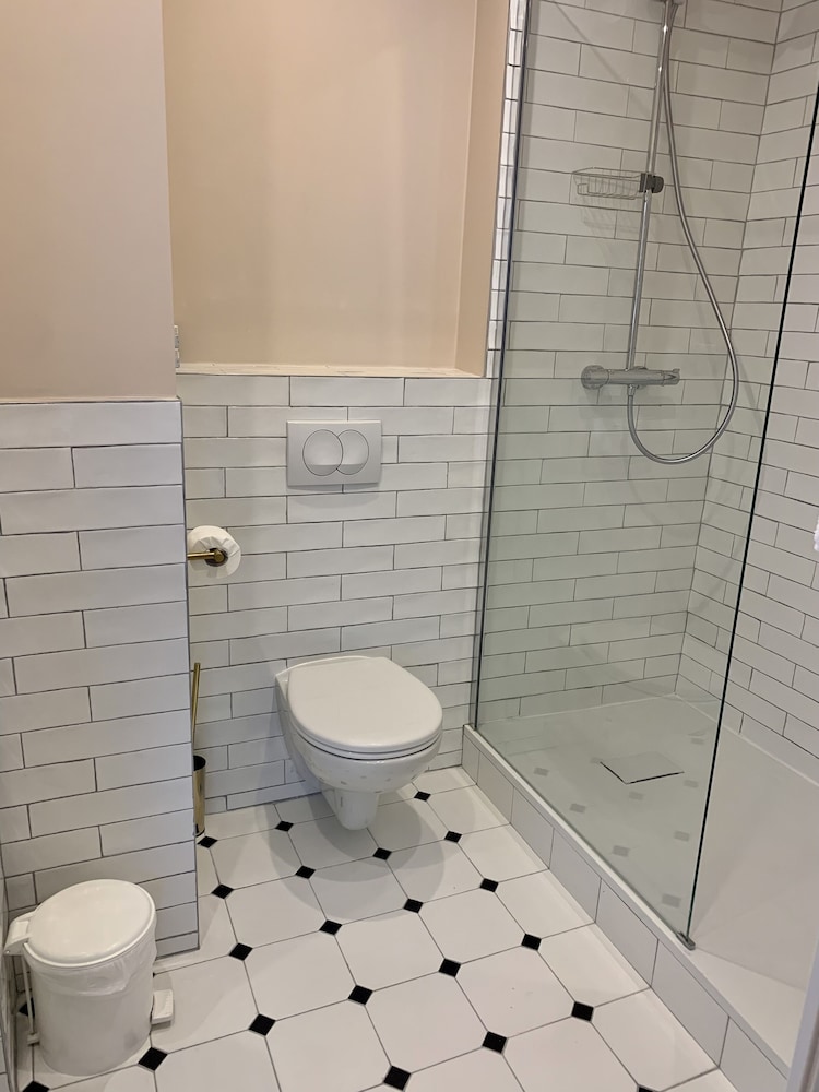 Deluxe Double Room, 1 Queen Bed photo 2
