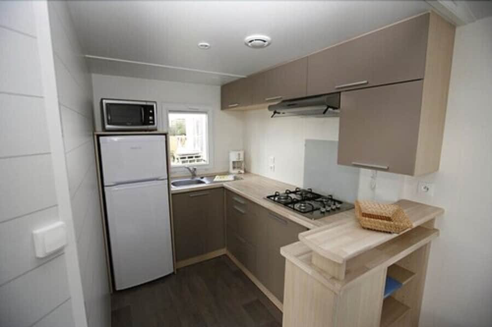 Basic Mobile Home, 2 Bedrooms - Photo 4