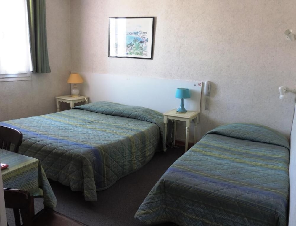 Standard Triple Room - Photo 3