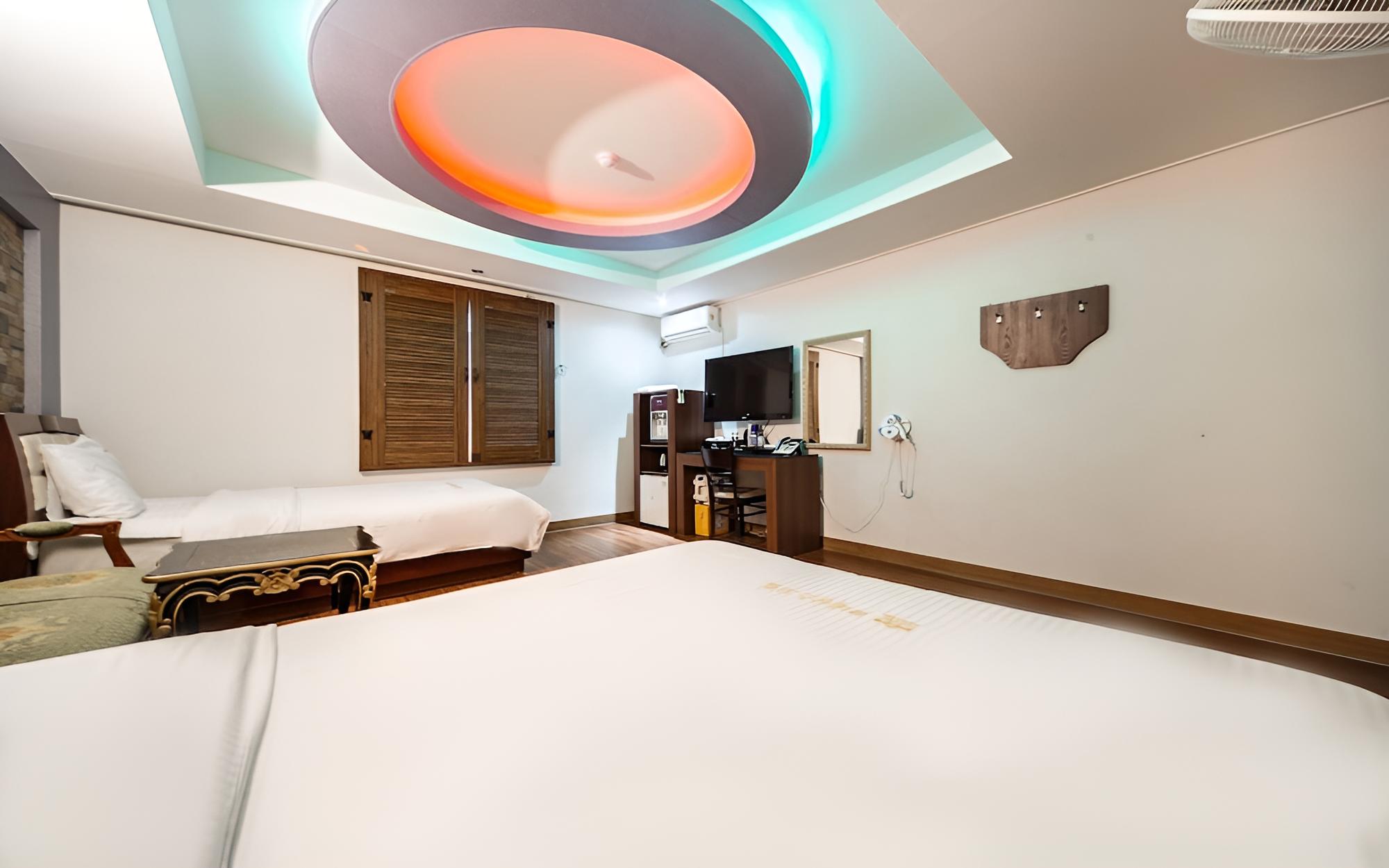 Room (Deluxe Room Twin - Check-in 13:00 / C) - Photo 2