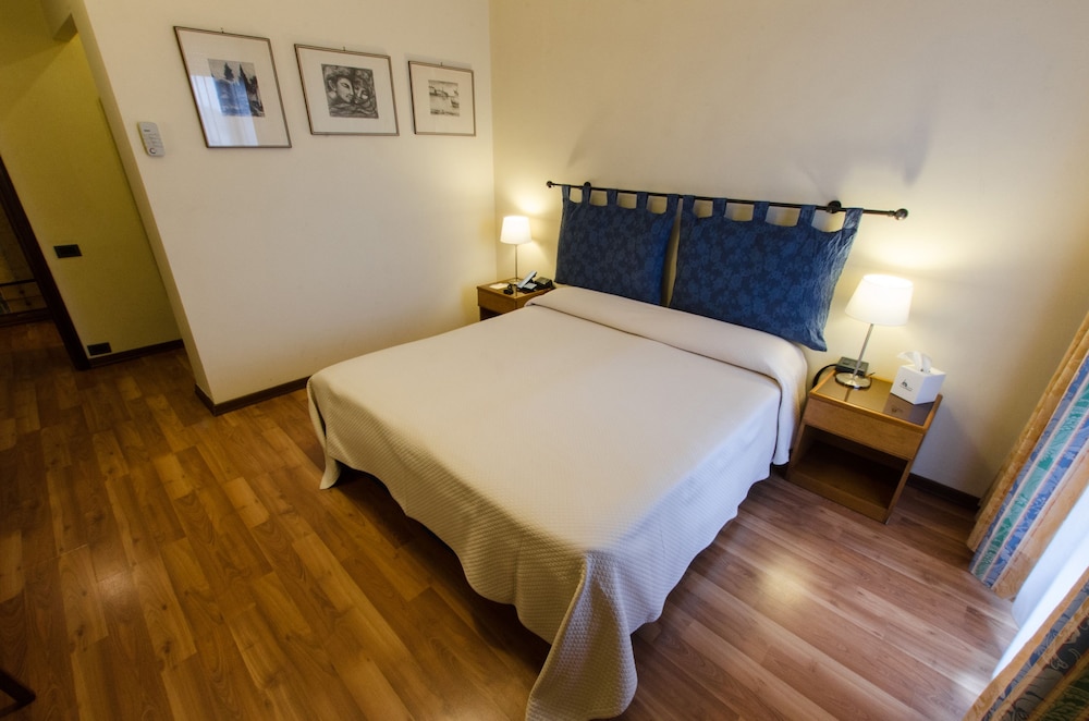 Room (Matrimoniale Deluxe)