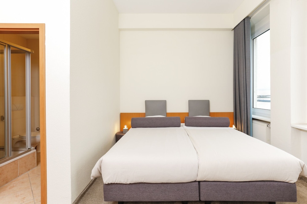 Superior Double Room, 1 Double Bed, Non Smoking, River View