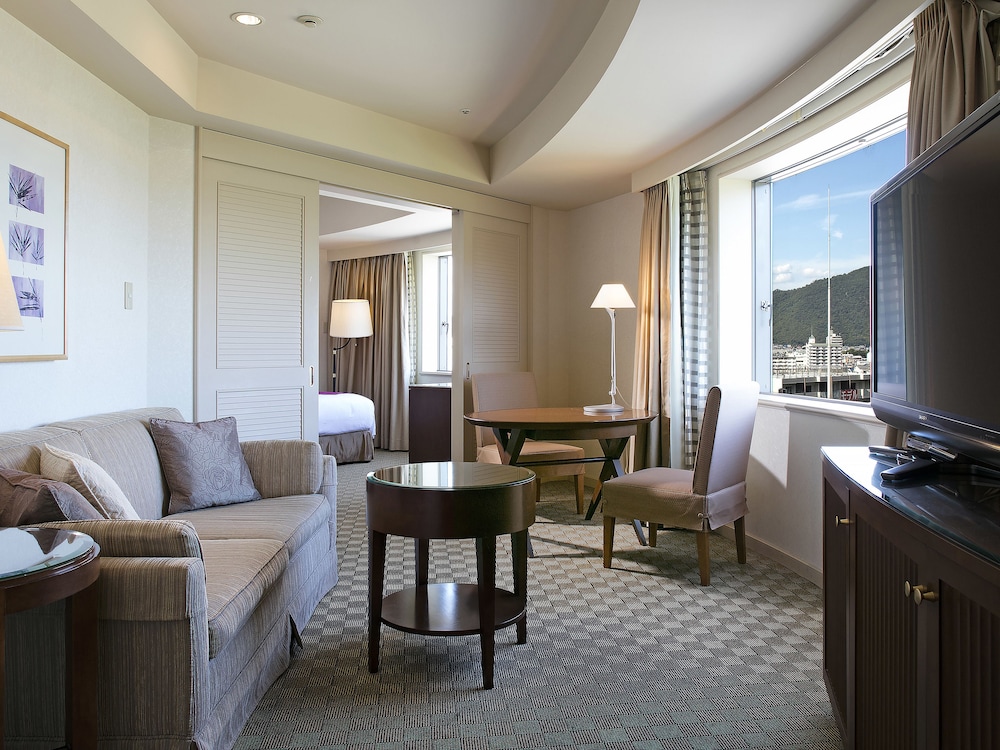 Panoramic Suite, Non Smoking - Photo 2