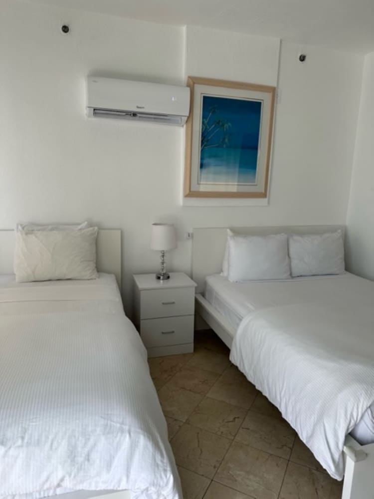 Corner 2 Bedroom 1 bath suite