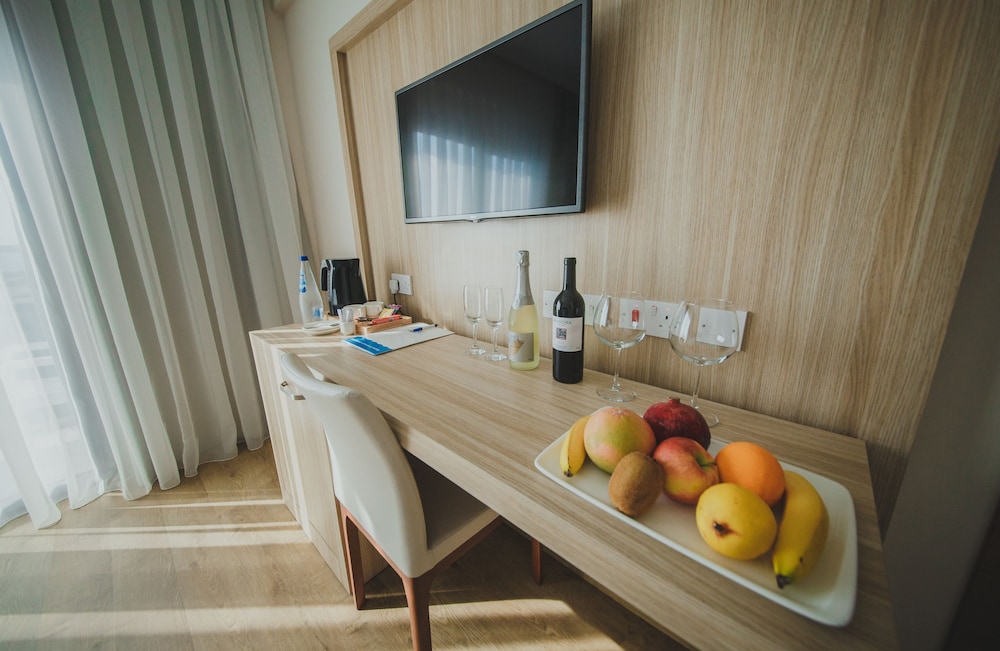 Room, Accessible photo 3