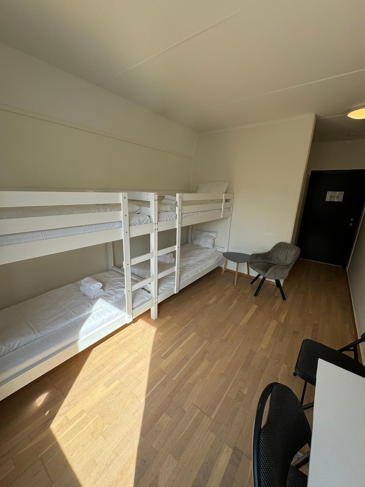 Basic Quadruple Room, Multiple Beds, Non Smoking, Private Bathroom photo 2