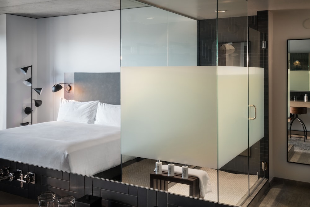 Room, 1 King Bed (Craftsman)