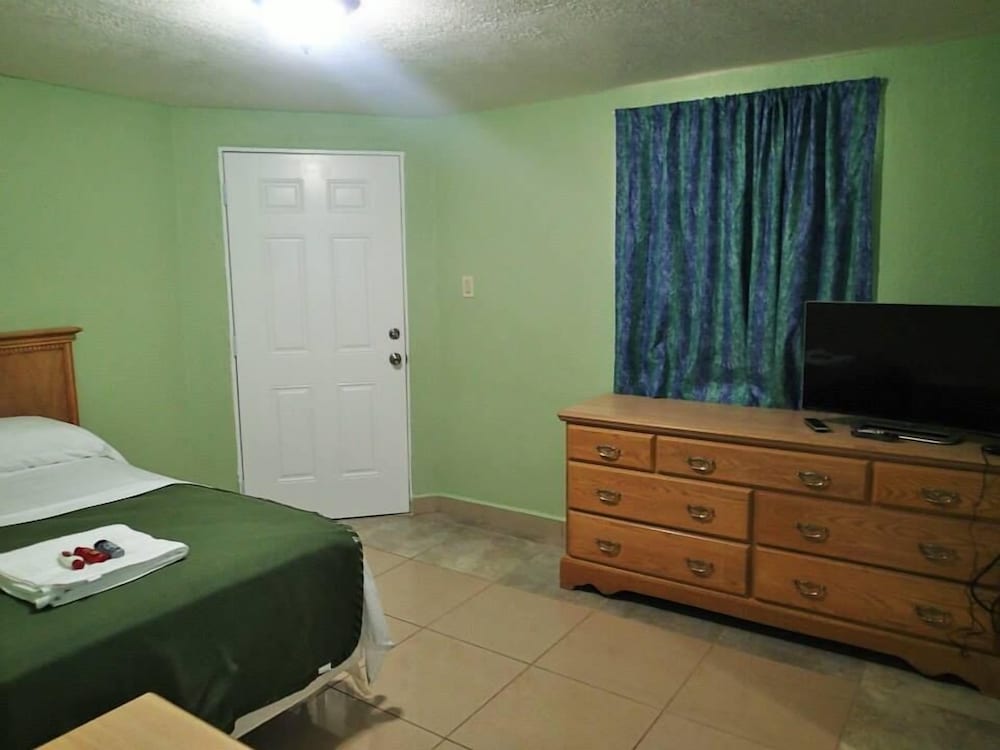 Deluxe Suite, 2 Double Beds photo 3