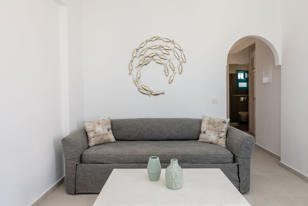 Deluxe Room, Balcony - Photo 15