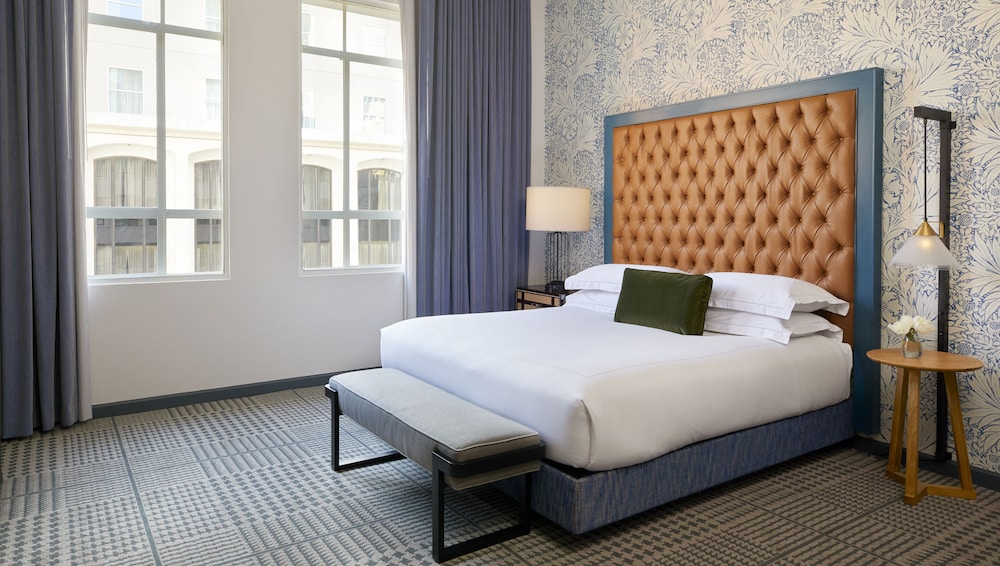 Room, 1 King Bed (Freestanding Bath)