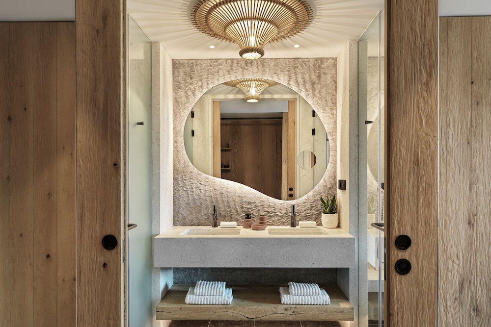 Superior Room, 2 Twin Beds, Balcony, Sea View - Photo 5