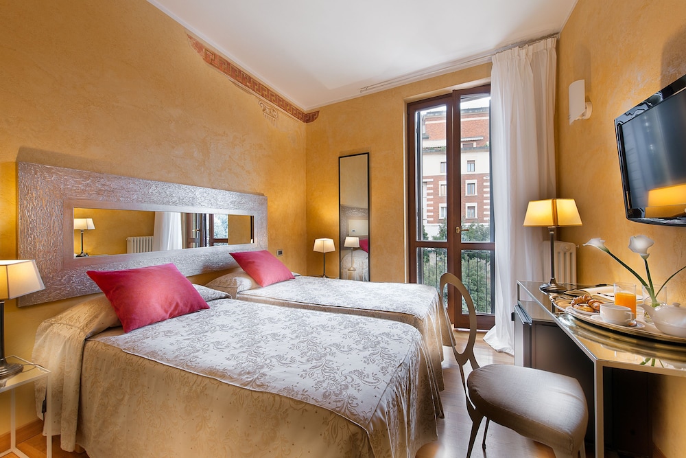 Standard Double or Twin Room - Photo 1