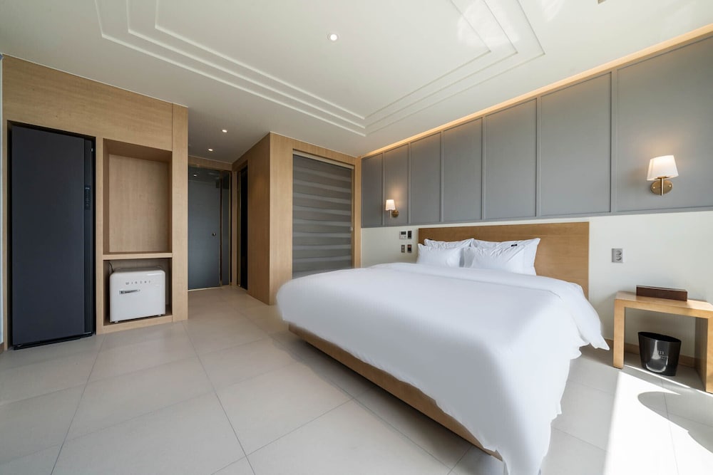 Deluxe Double Room, 1 Double Bed - Photo 3