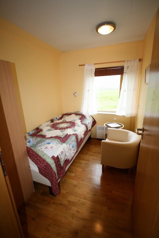 Single Room, Shared Bathroom