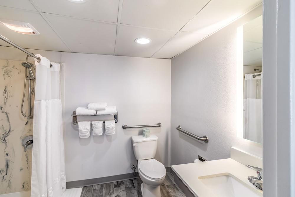 Room, 2 Double Beds, Ocean View photo 2