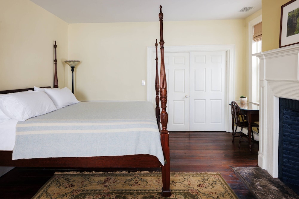 Superior Quadruple Room, Ensuite (Iris)